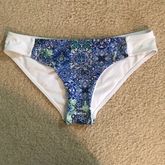 2-piece bikini swimwear - Picture 3 of 6